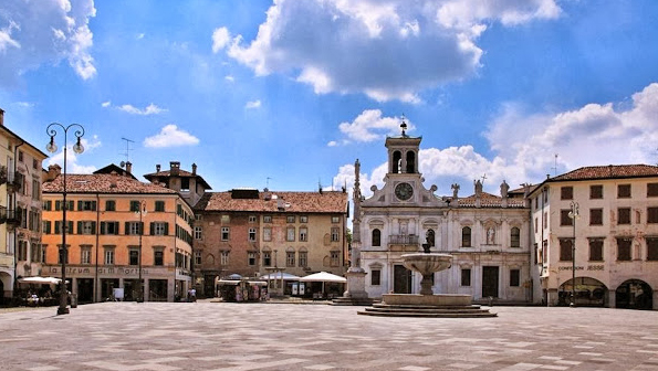 Imagini pentru Udine - Piazza Matteotti